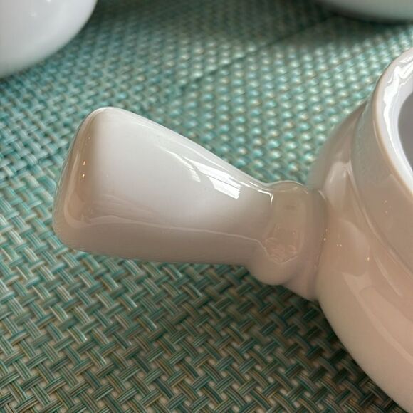 4 Sur La Table White Handle Porcelain French Onion Soup Bowls - Picture 5 of 10